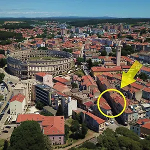 apartman-amfiteatar-franko.pula-hotels.org/